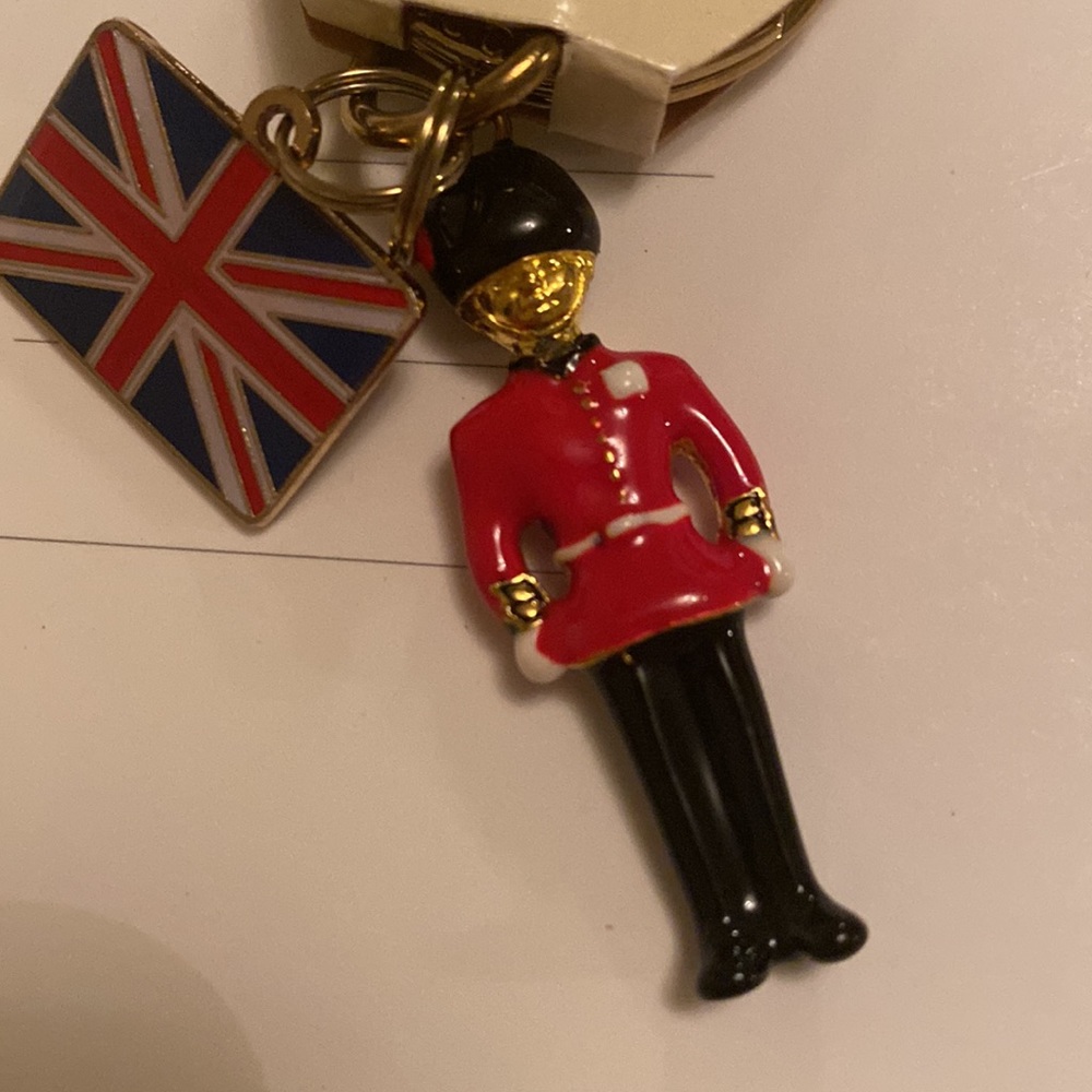 Keychains from London - Picture 4 of 5